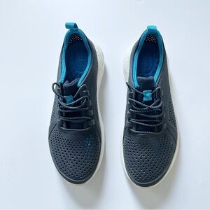 Crocs LiteRide Pacer Sneaker Kids Size 4